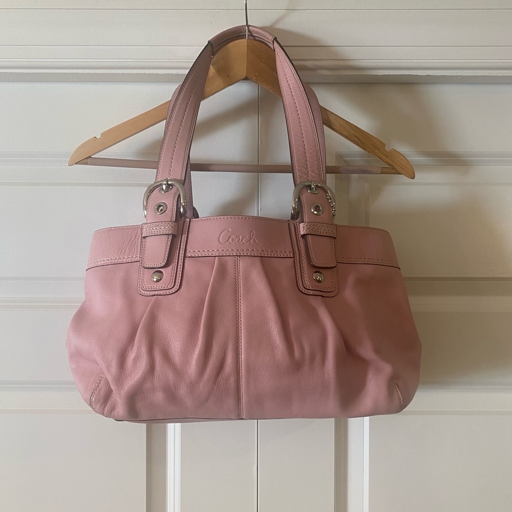 Pink Coach Purse. Shoulder bag.